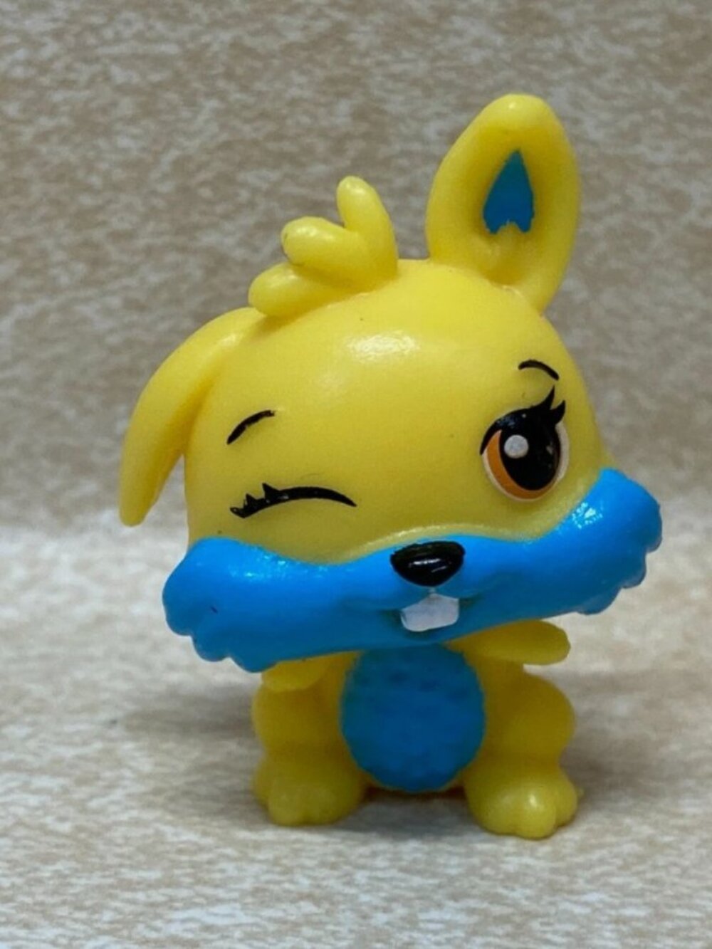 Yellow Bunwee Season 2 Hatchimals CollEGGtibles
